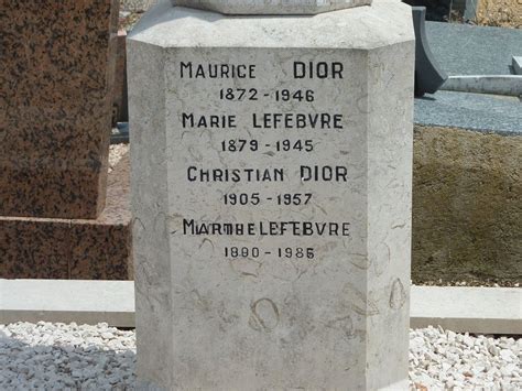 tombe de christian dior|Christian Dior gravesite.